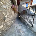 La Del Vecchio Gad Nyaraló *